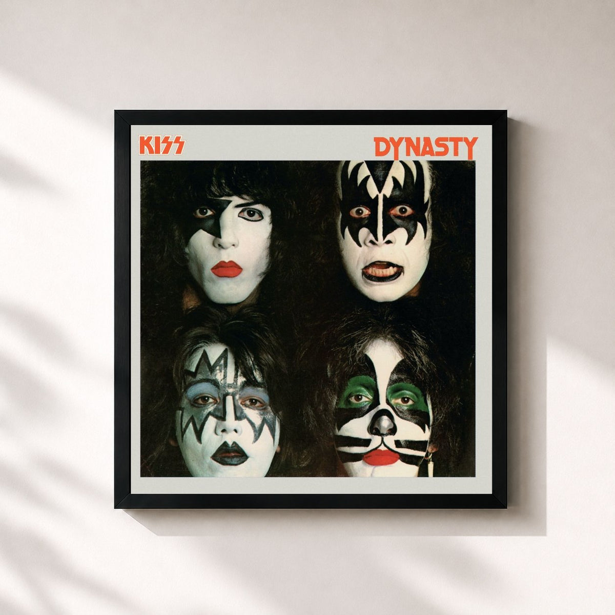 #noir Dynasty von KISS als quadratischer Kunstdruck, schwarzer Rahmen 32x32 cm