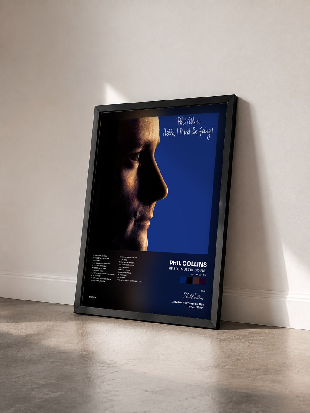 #noir Hello, I Must Be Going! (Deluxe Edition) di Phil Collins in stampa incorniciata vista di tre quarti, cornice nera