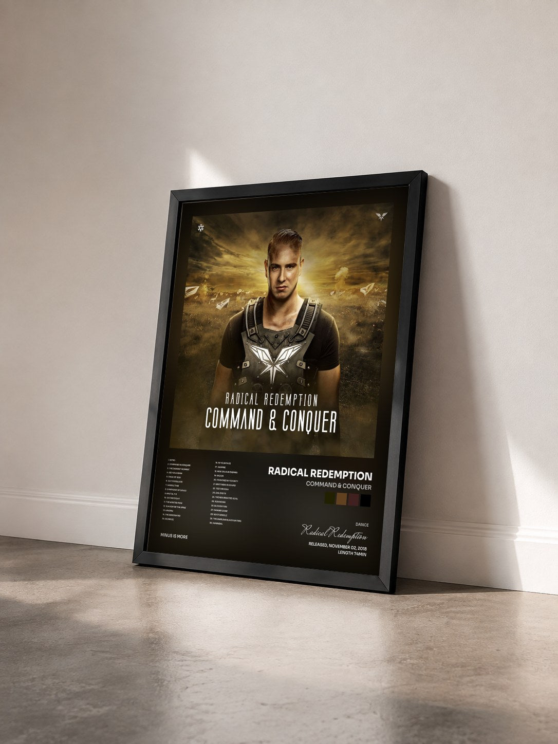 #noir Tableau de l'album Command & Conquer de Radical Redemption vu de trois quarts, cadre noir