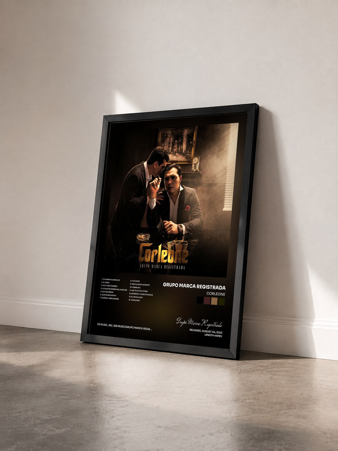 #noir Tableau de l'album Corleone de Grupo Marca Registrada vu de trois quarts, cadre noir