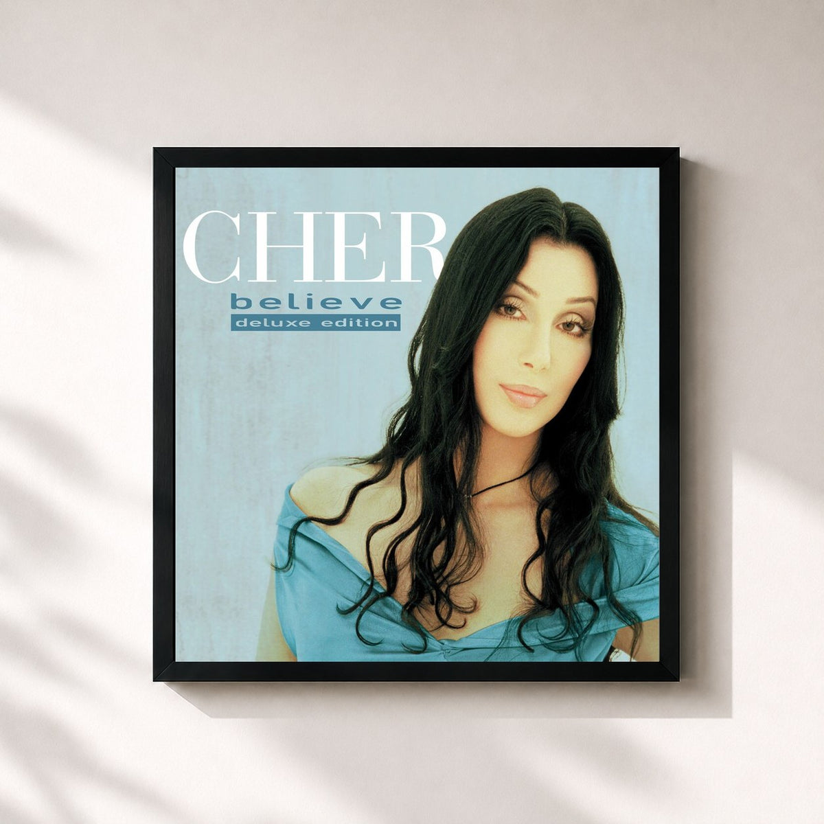 #noir Believe (25th Anniversary Deluxe Edition) von Cher als quadratischer Kunstdruck, schwarzer Rahmen 32x32 cm