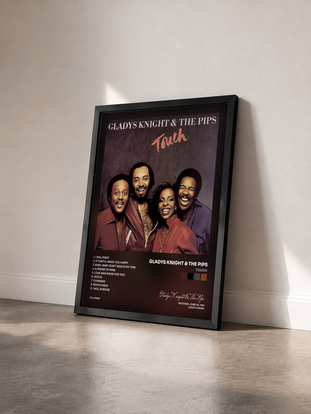 #noir Tableau de l'album Touch de Gladys Knight & The Pips vu de trois quarts, cadre noir