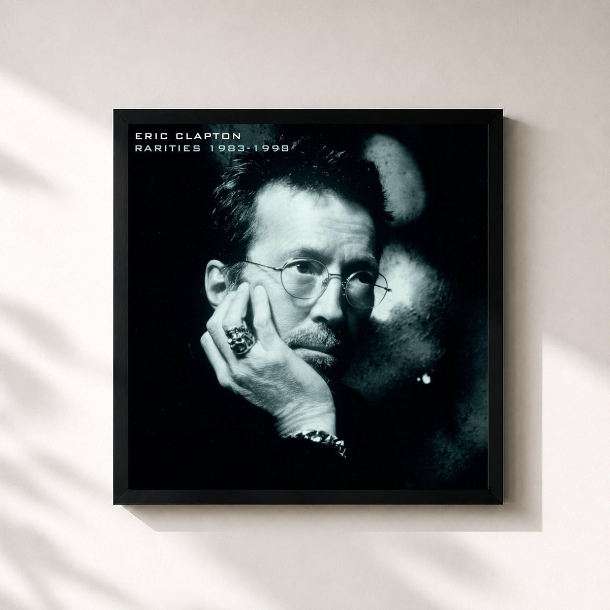 #noir Tableau carré de l'album Rarities 1983-1998 de Eric Clapton, cadre noir 32x32 cm