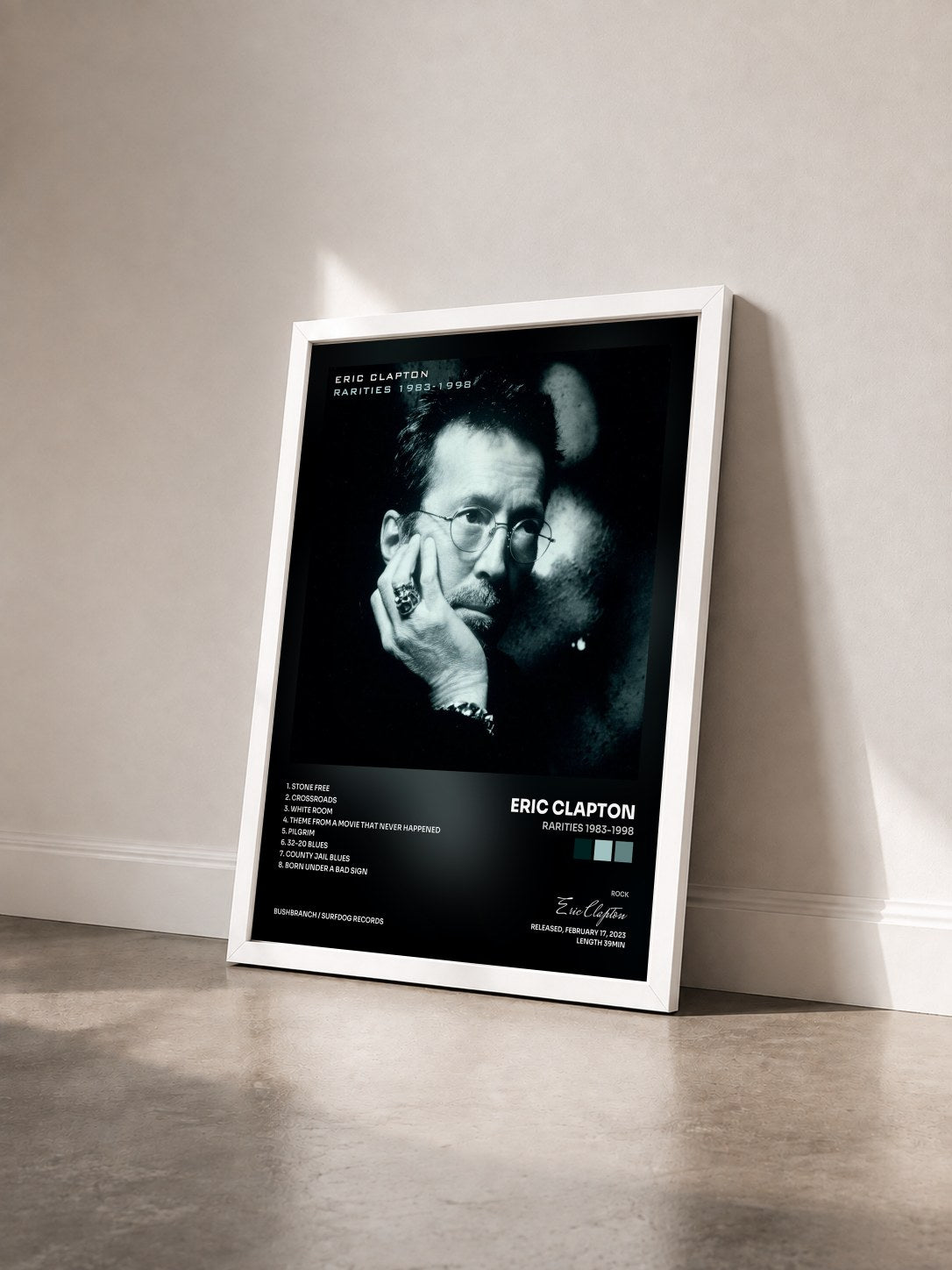 #blanc Tableau de l'album Rarities 1983-1998 de Eric Clapton vu de trois quarts, cadre blanc