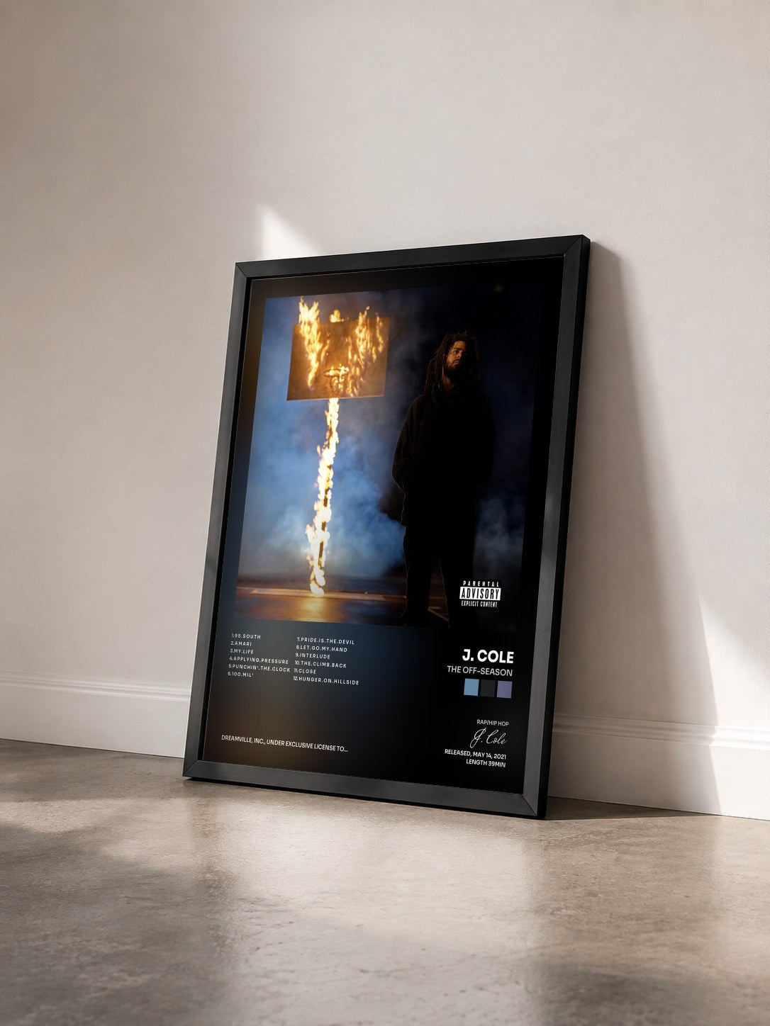 #noir Tableau de l'album The Off-Season de J. Cole vu de trois quarts, cadre noir
