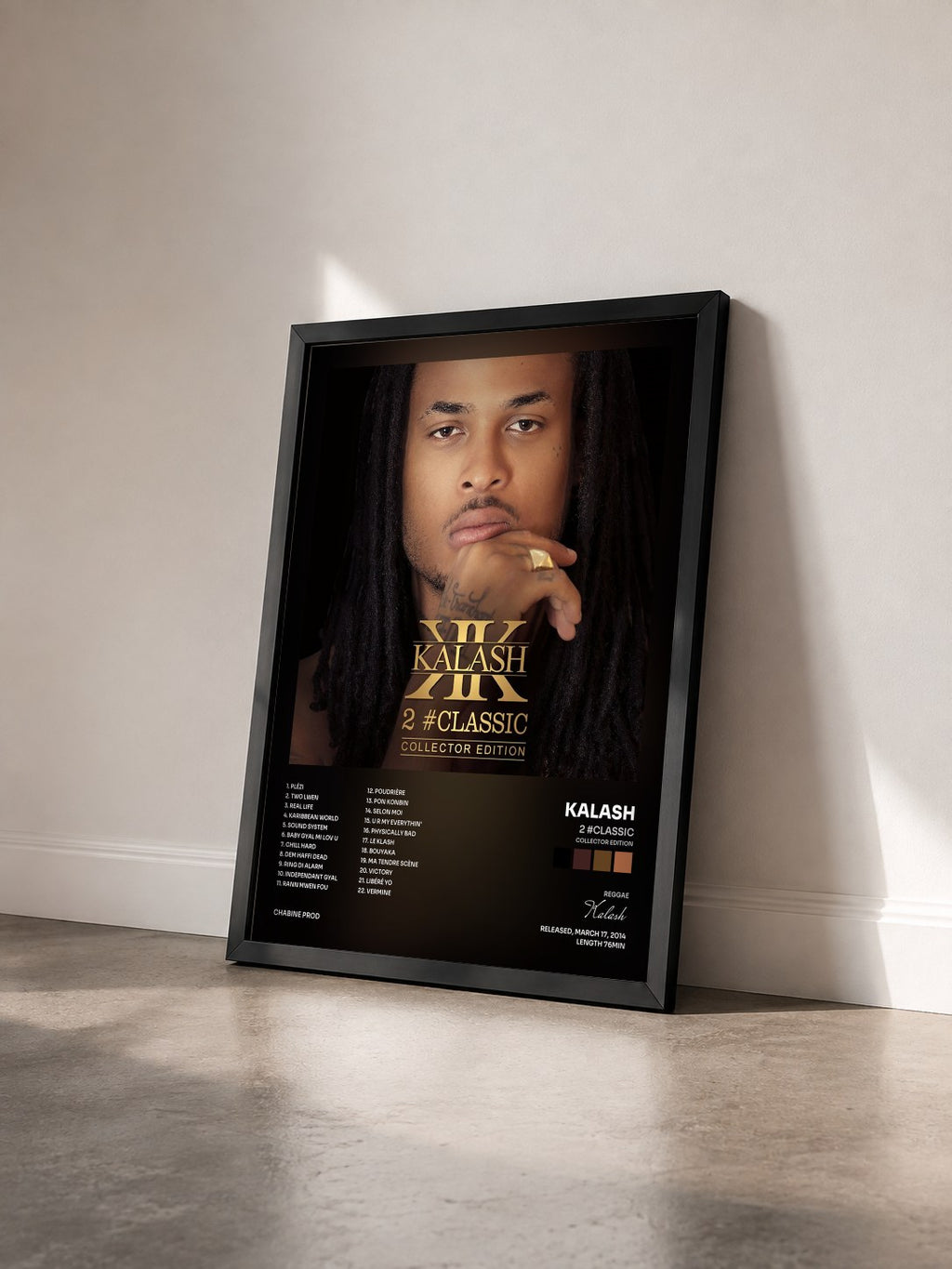 #noir 2 #Classic (Collector Edition) von Kalash als gerahmter Kunstdruck von schräg gesehen, schwarzer Rahmen