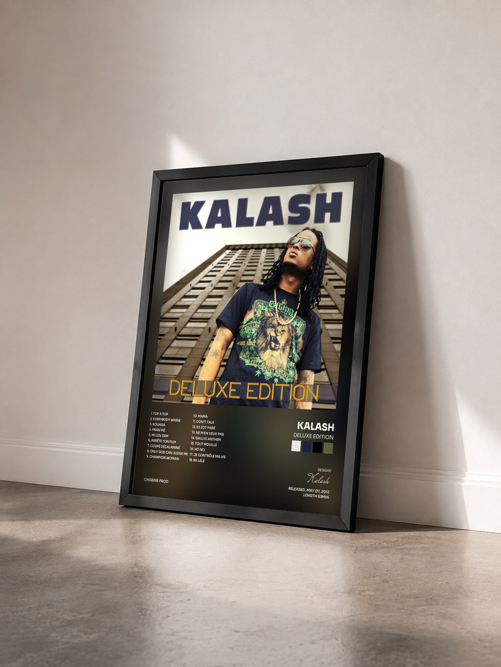 #noir Deluxe Edition von Kalash als gerahmter Kunstdruck von schräg gesehen, schwarzer Rahmen