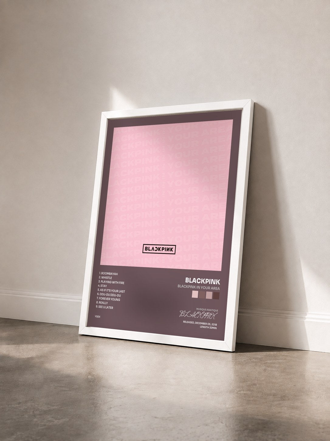 #blanc Tableau de l'album BLACKPINK IN YOUR AREA de BLACKPINK vu de trois quarts, cadre blanc