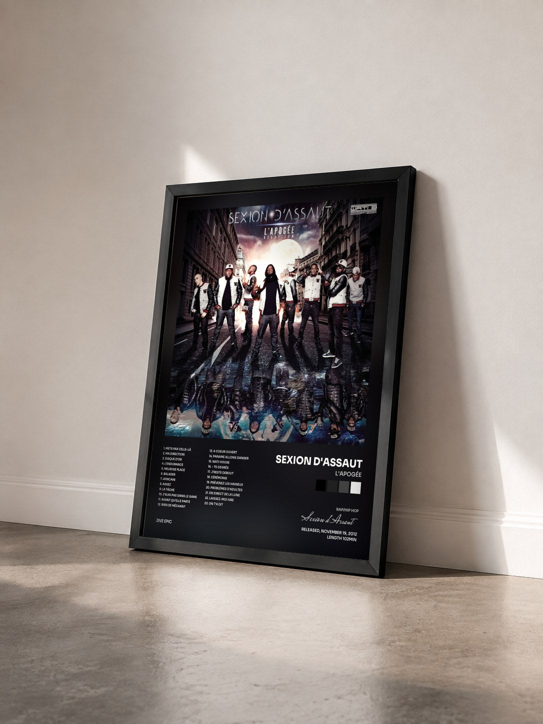 #noir Tableau de l'album L'Apogée de Sexion d'Assaut vu de trois quarts, cadre noir