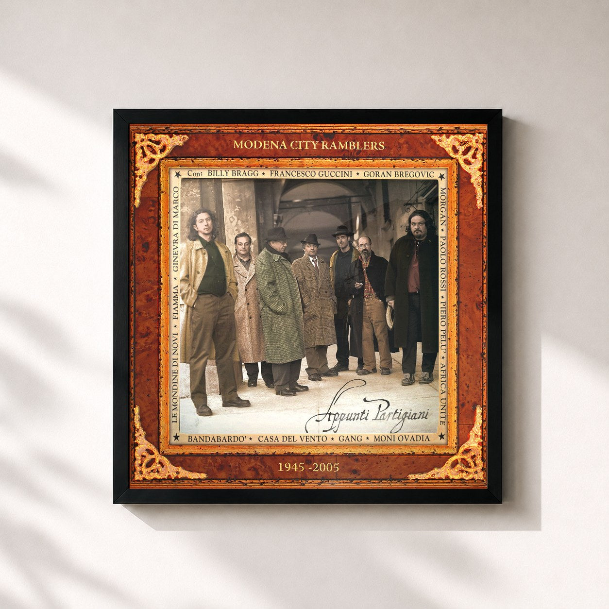 #noir Tableau carré de l'album Appunti Partigiani (Remastered 2020) de Modena City Ramblers, cadre noir 32x32 cm