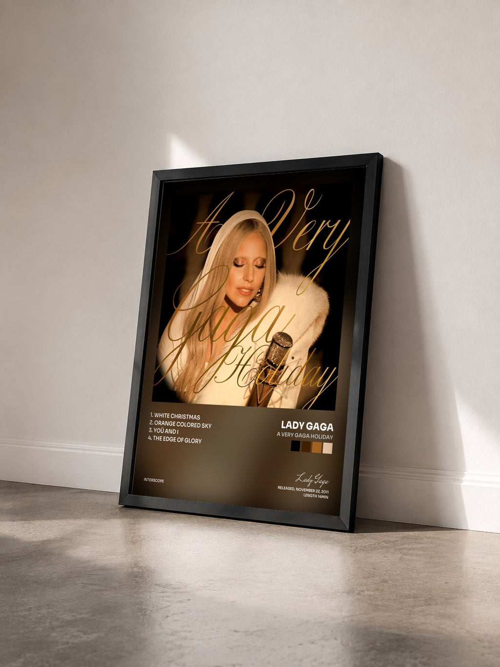 #noir Tableau de l'album A Very Gaga Holiday de Lady Gaga vu de trois quarts, cadre noir