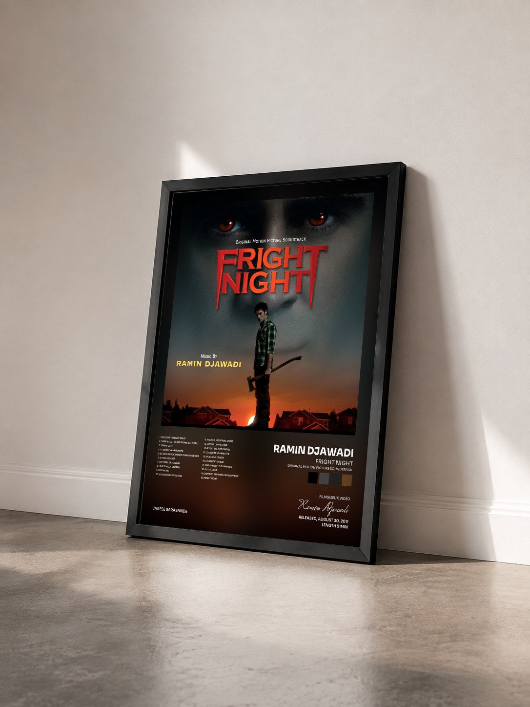 #noir Tableau de l'album Fright Night (Original Motion Picture Soundtrack) de Ramin Djawadi vu de trois quarts, cadre noir