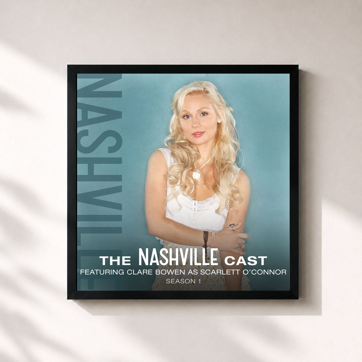 #noir Tableau carré de l'album Clare Bowen As Scarlett O'Connor, Season 1 de Nashville Cast, cadre noir 32x32 cm