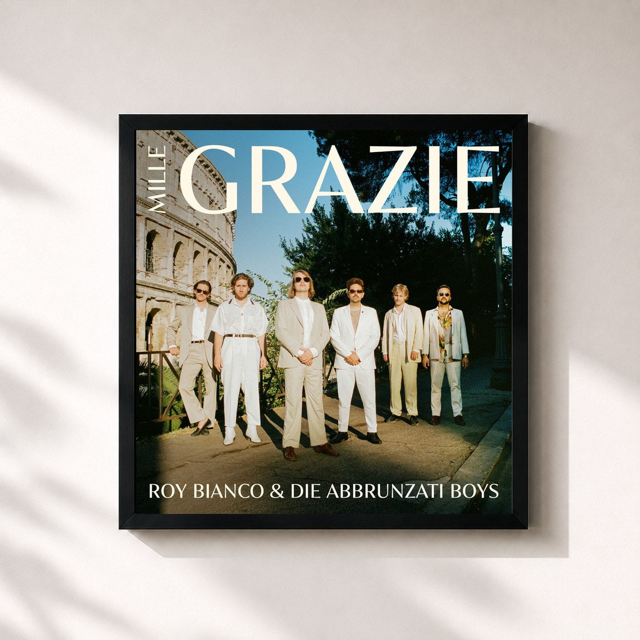 #noir Tableau carré de l'album Mille Grazie de Roy Bianco & Die Abbrunzati Boys, cadre noir 32x32 cm