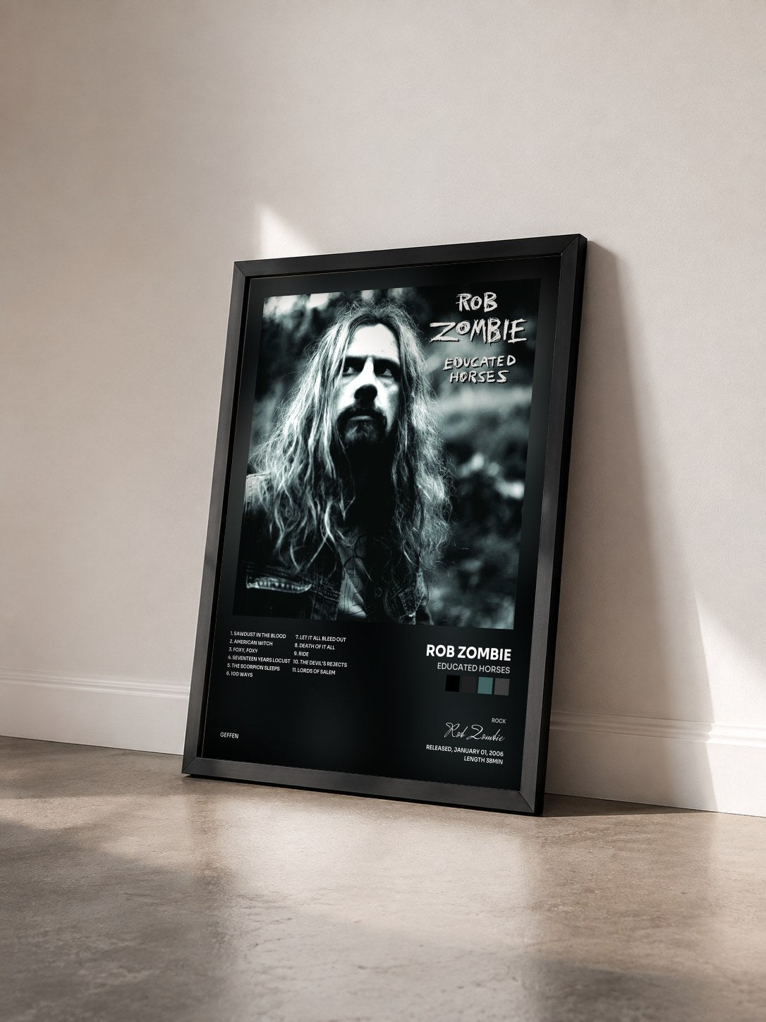 #noir Tableau de l'album Educated Horses de Rob Zombie vu de trois quarts, cadre noir
