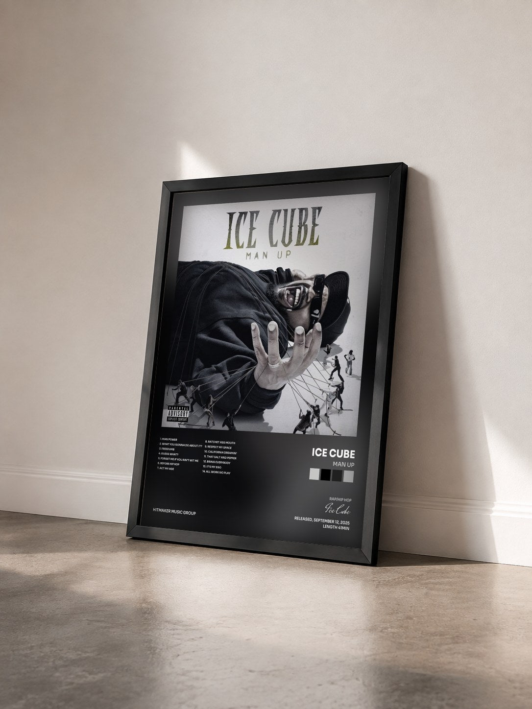 #noir Tableau de l'album Man Up de Ice Cube vu de trois quarts, cadre noir