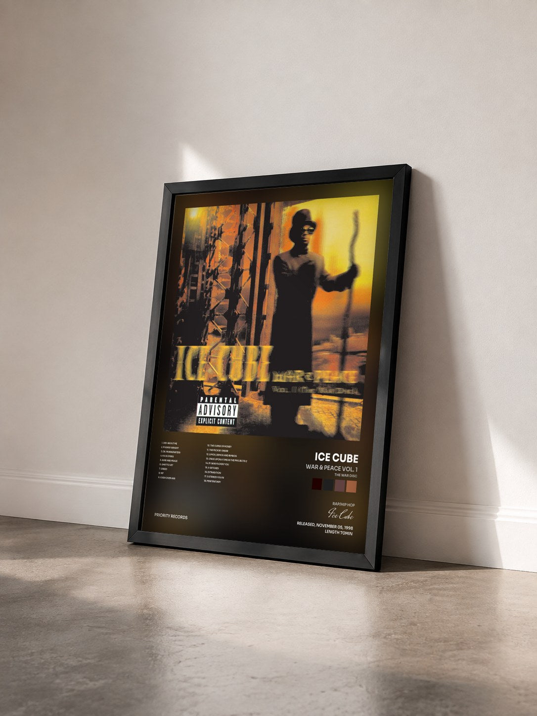 #noir Tableau de l'album War & Peace Vol. 1 (The War Disc) de Ice Cube vu de trois quarts, cadre noir