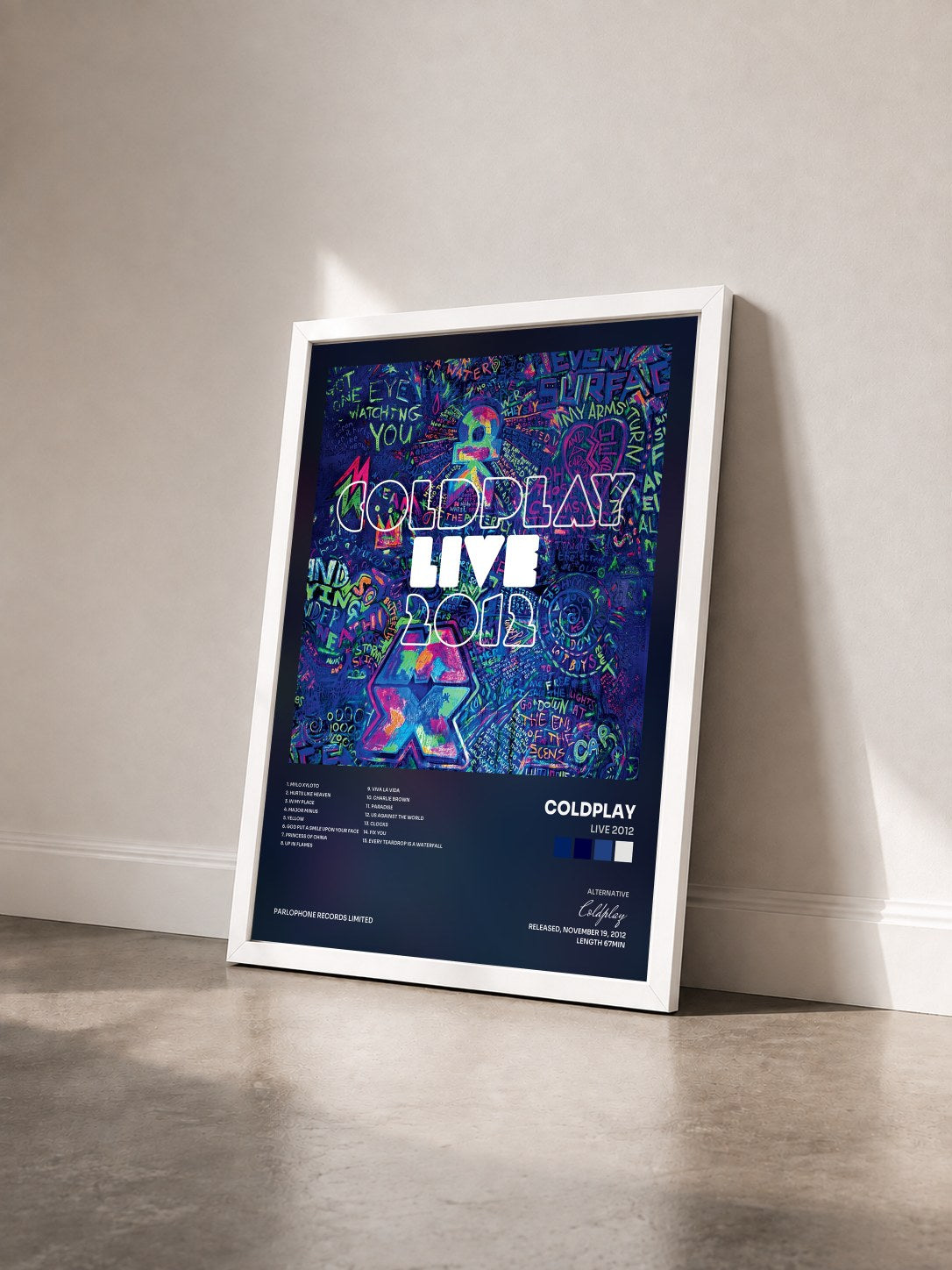 #blanc Live 2012 di Coldplay in stampa incorniciata vista di tre quarti, cornice bianca
