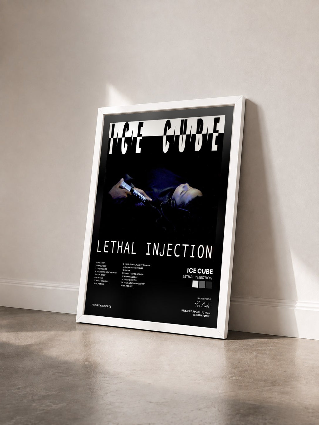 #blanc Tableau de l'album Lethal Injection de Ice Cube vu de trois quarts, cadre blanc