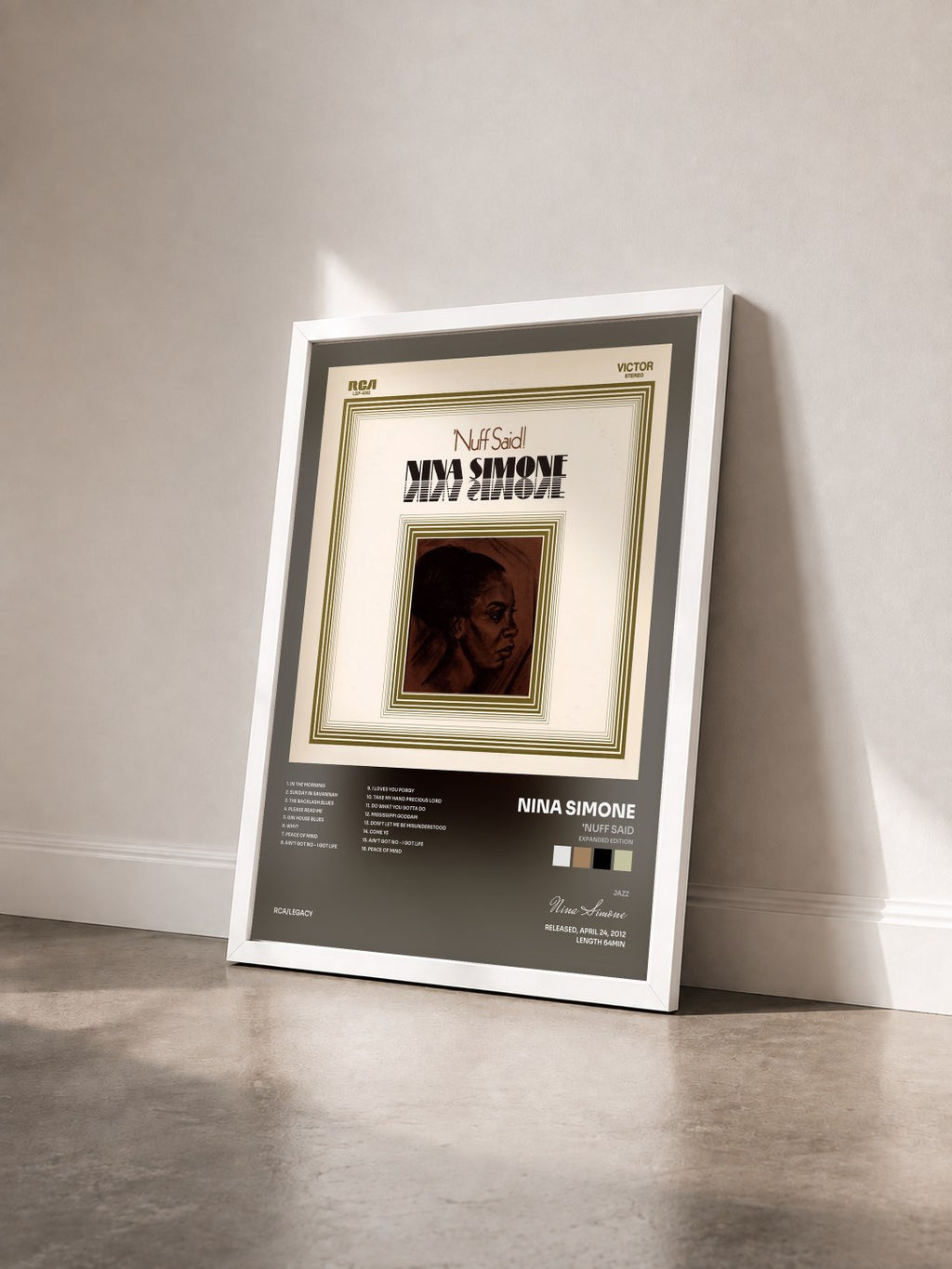 #blanc Tableau de l'album 'Nuff Said (Expanded Edition) de Nina Simone vu de trois quarts, cadre blanc