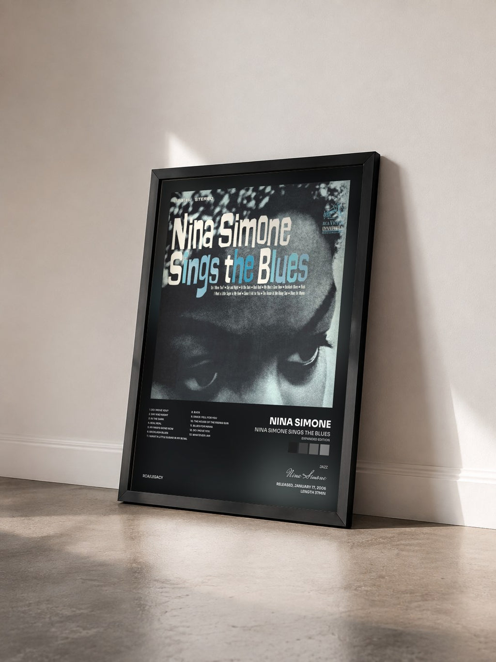 #noir Tableau de l'album Nina Simone Sings The Blues (Expanded Edition) de Nina Simone vu de trois quarts, cadre noir