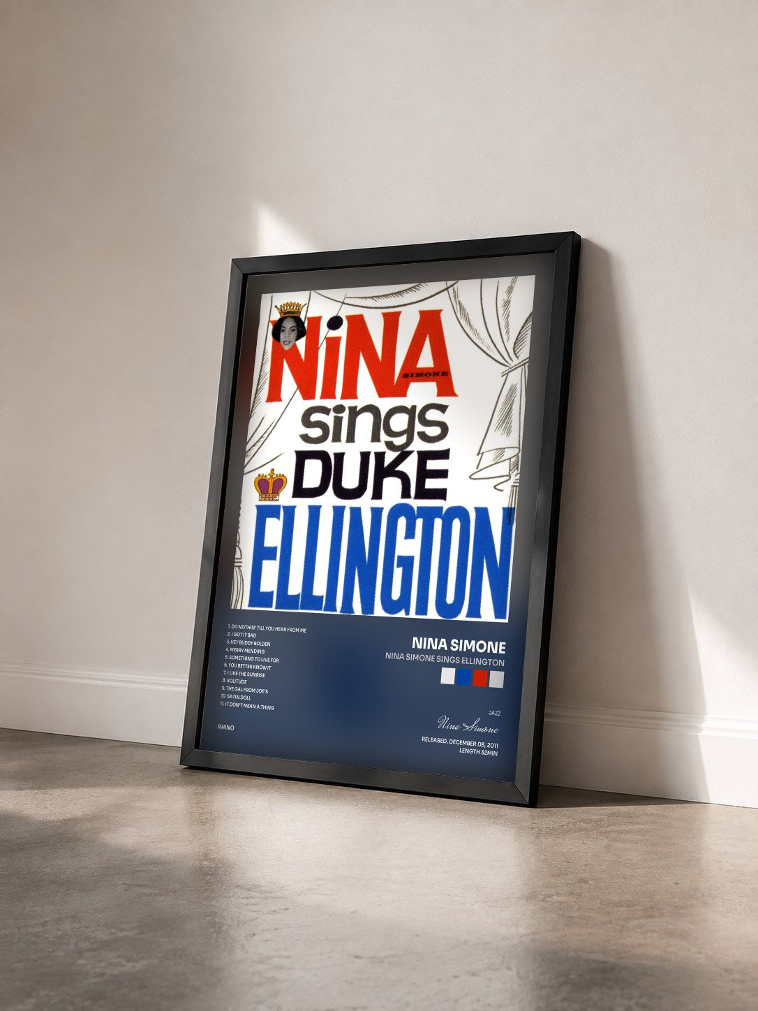 #noir Tableau de l'album Nina Simone Sings Ellington de Nina Simone vu de trois quarts, cadre noir
