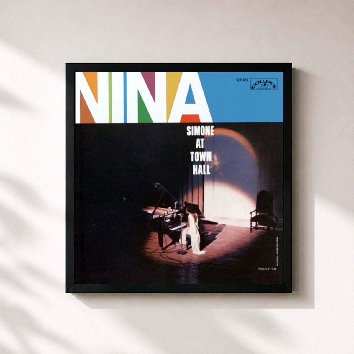 #noir Tableau carré de l'album Nina Simone at Town Hall de Nina Simone, cadre noir 32x32 cm
