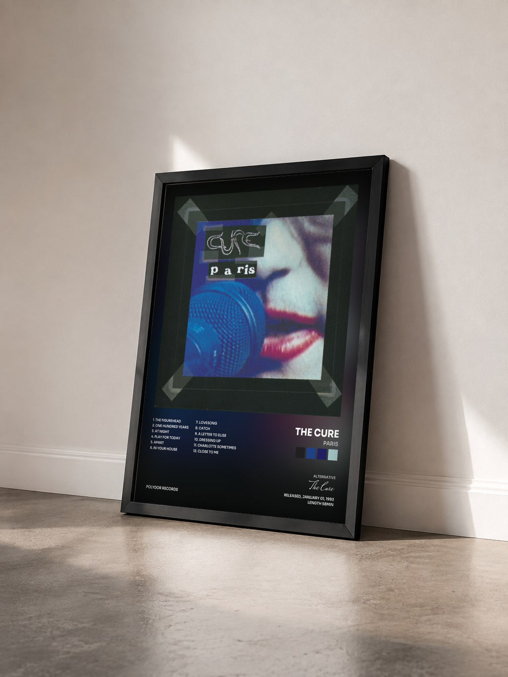 #noir Paris von The Cure als gerahmter Kunstdruck von schräg gesehen, schwarzer Rahmen