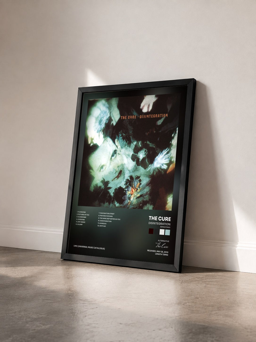 #noir Tableau de l'album Disintegration (Remastered) de The Cure vu de trois quarts, cadre noir