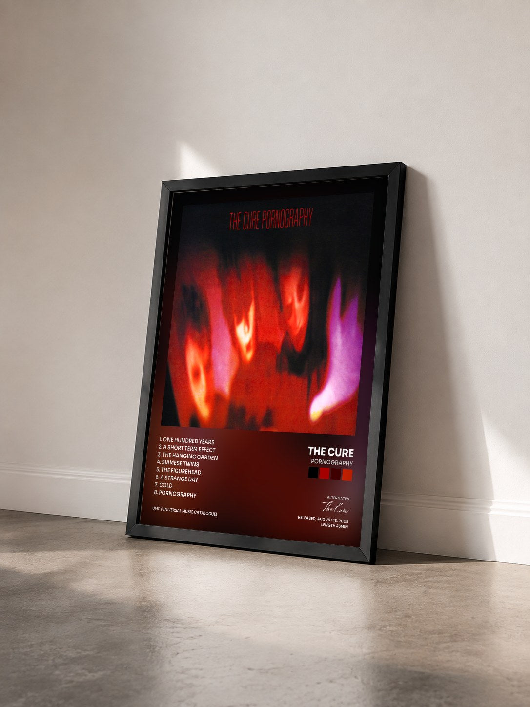#noir Tableau de l'album Pornography de The Cure vu de trois quarts, cadre noir