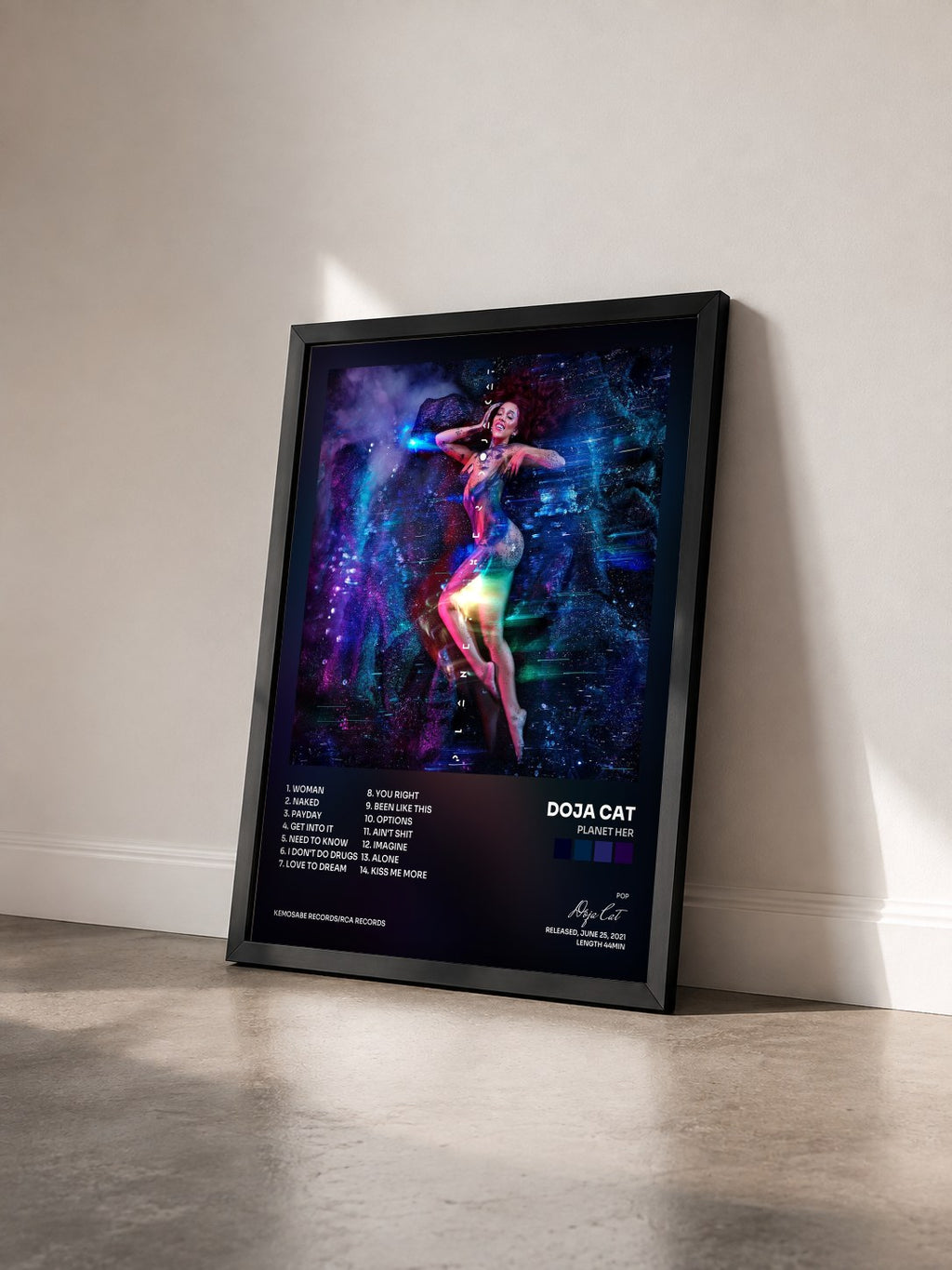 #noir Tableau de l'album Planet Her de Doja Cat vu de trois quarts, cadre noir