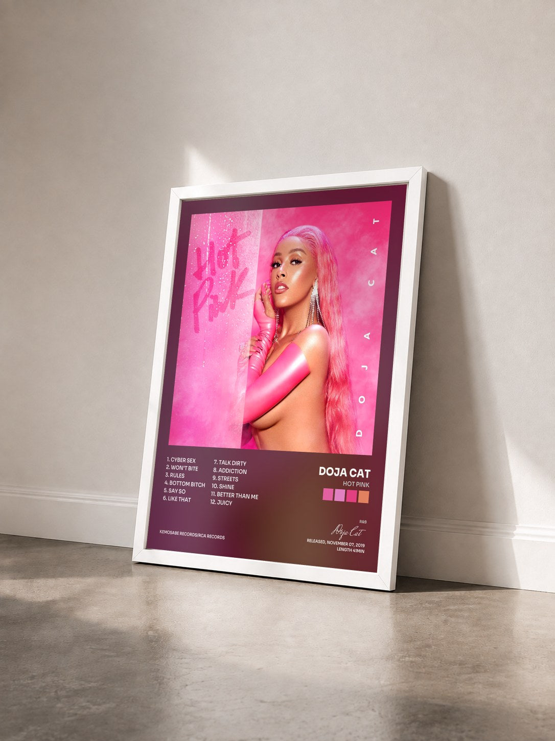 #blanc Tableau de l'album Hot Pink de Doja Cat vu de trois quarts, cadre blanc