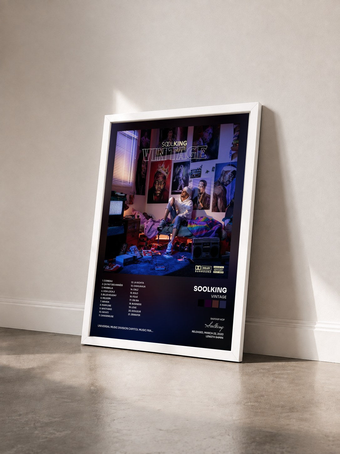 #blanc Tableau de l'album Vintage de Soolking vu de trois quarts, cadre blanc