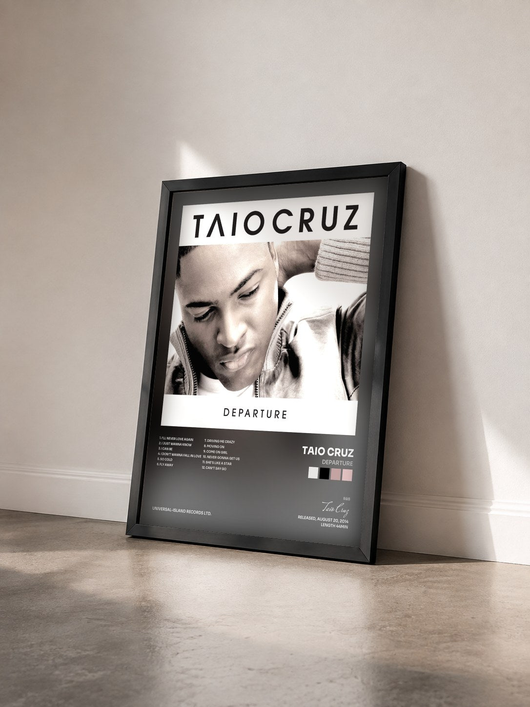 #noir Tableau de l'album Departure de Taio Cruz vu de trois quarts, cadre noir