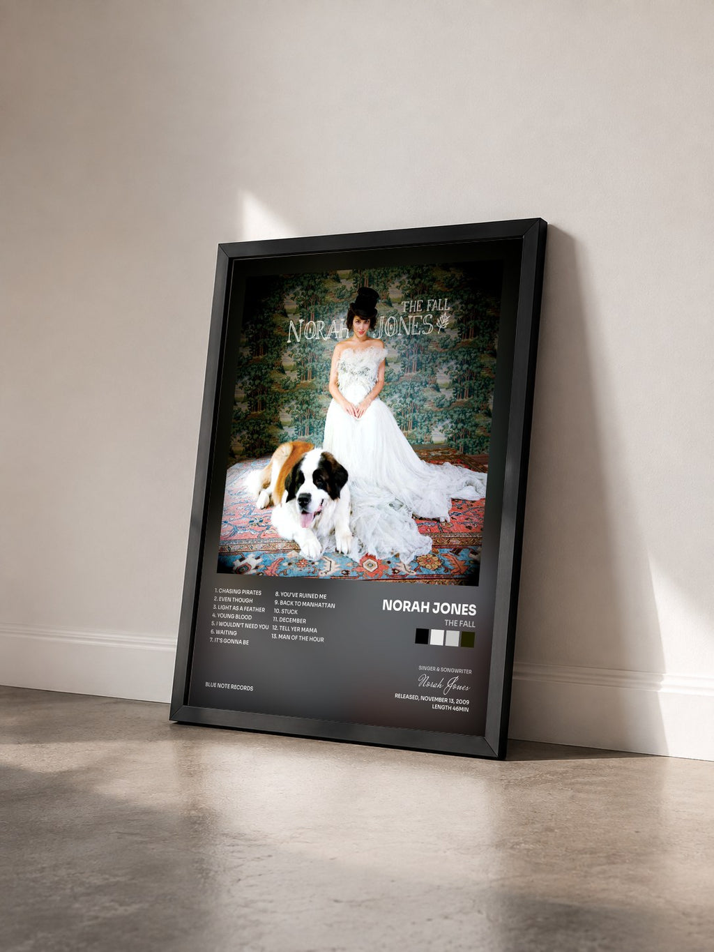 #noir Tableau de l'album The Fall de Norah Jones vu de trois quarts, cadre noir
