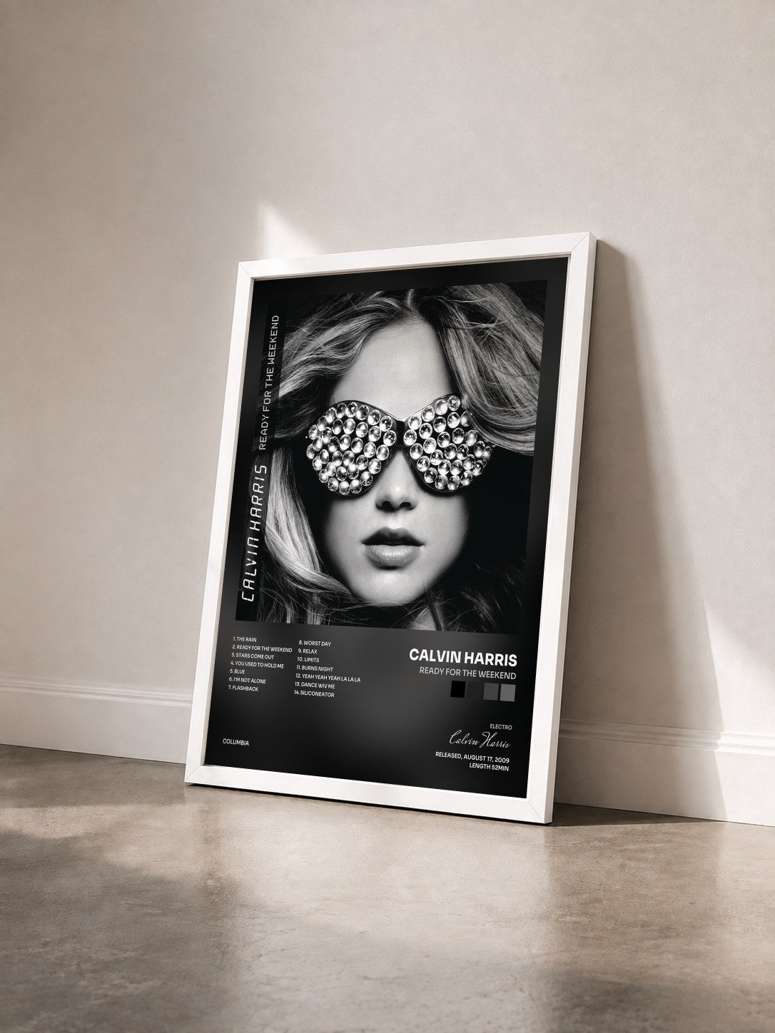 #blanc Tableau de l'album Ready For The Weekend de Calvin Harris vu de trois quarts, cadre blanc