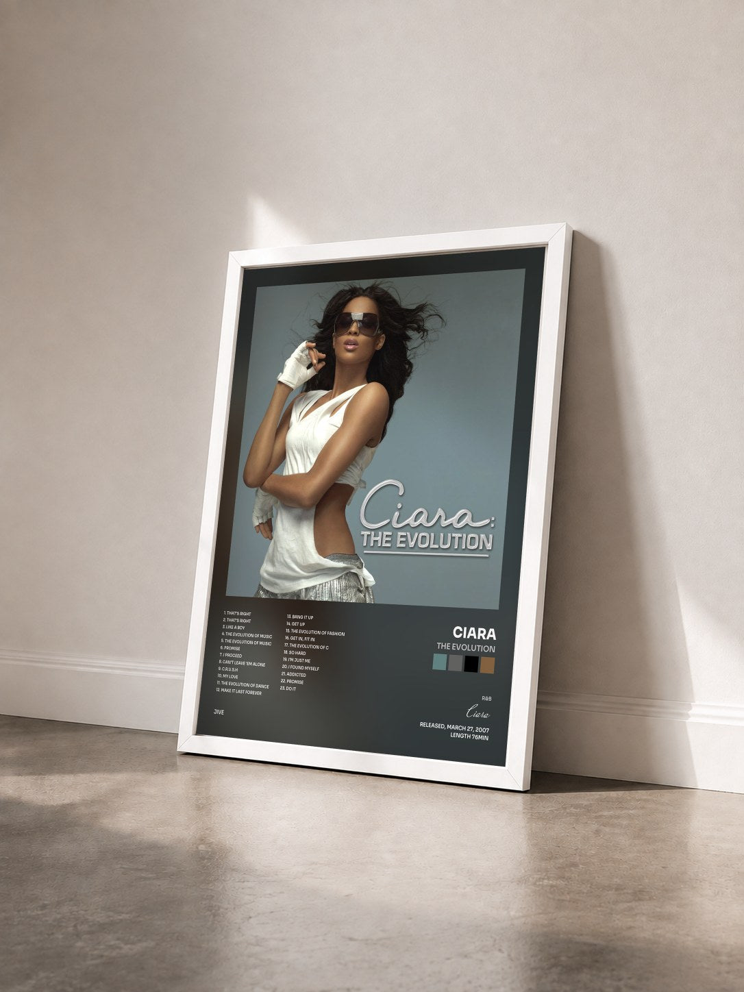 #blanc Tableau de l'album The Evolution de Ciara vu de trois quarts, cadre blanc