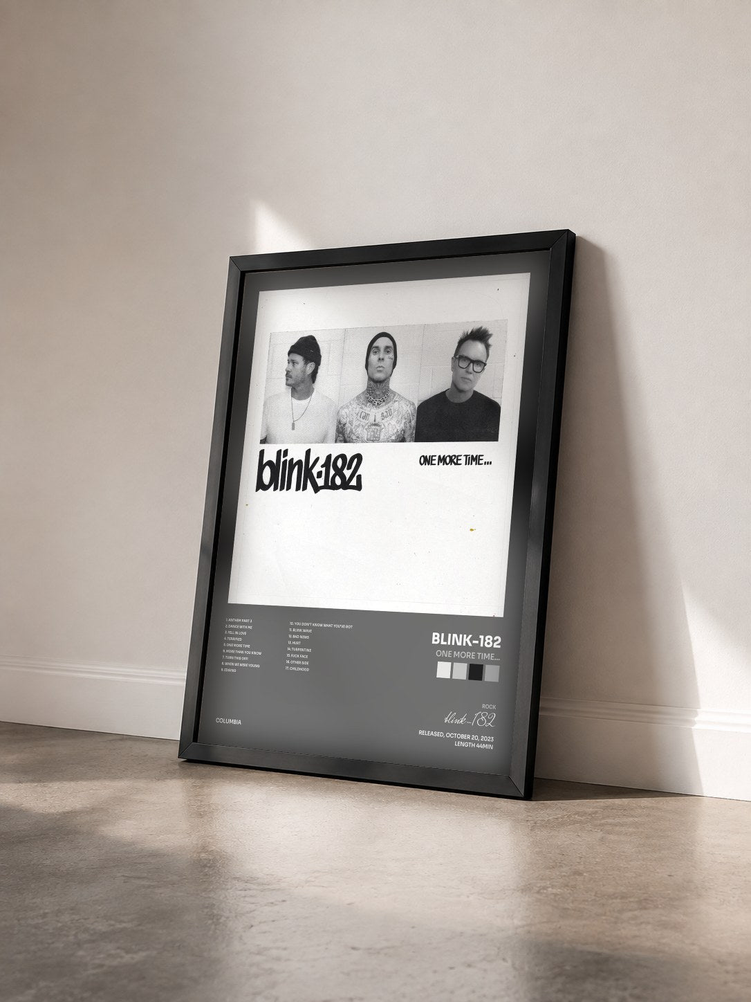 #noir Tableau de l'album ONE MORE TIME... de blink-182 vu de trois quarts, cadre noir