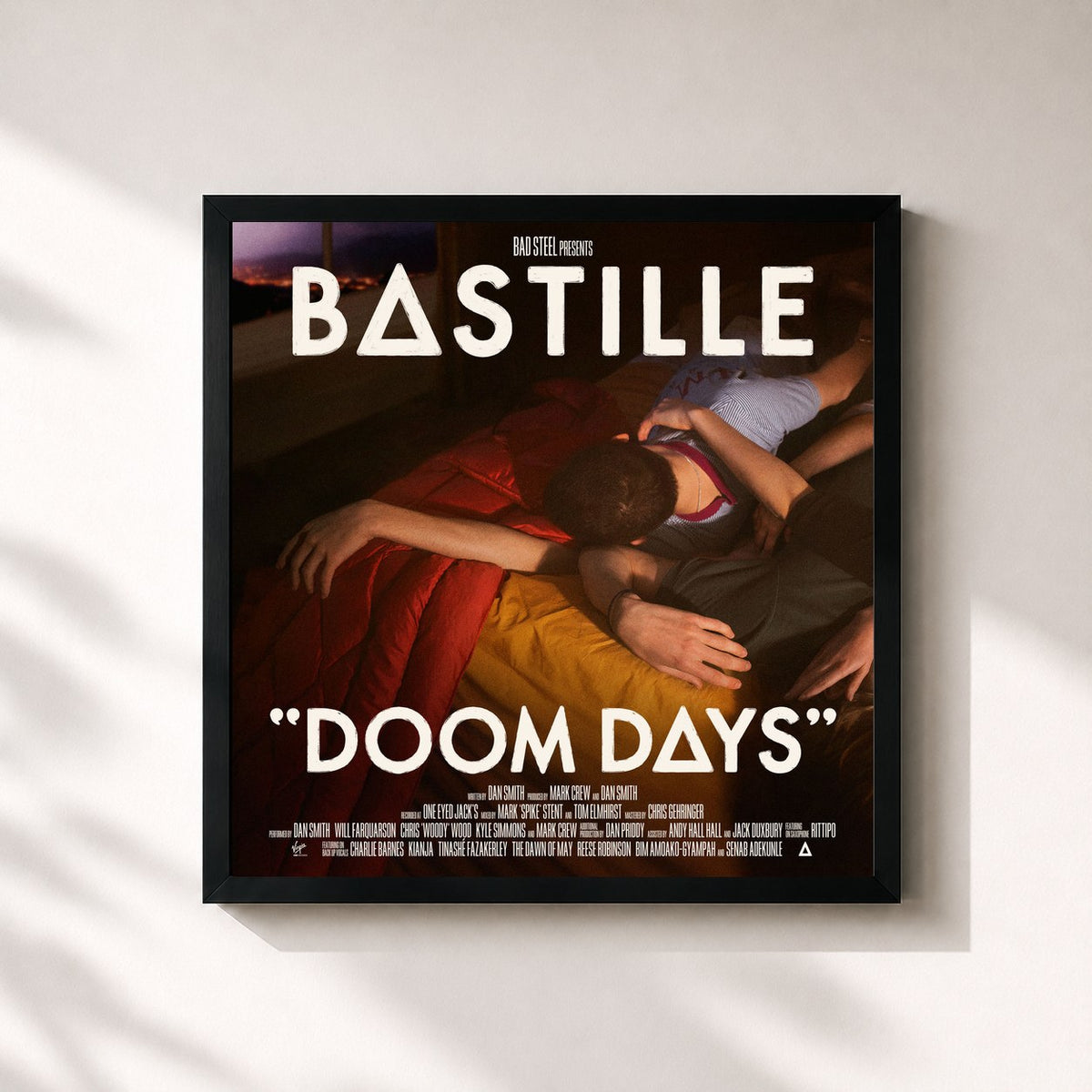 #noir Doom Days von Bastille als quadratischer Kunstdruck, schwarzer Rahmen 32x32 cm