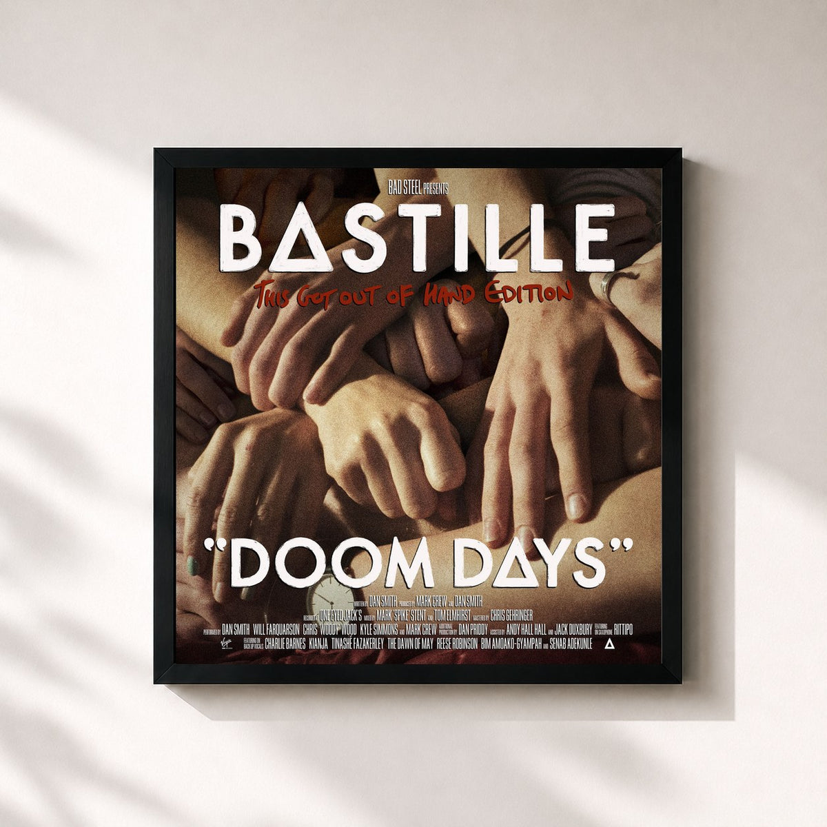 #noir Doom Days (This Got Out Of Hand Edition) von Bastille als quadratischer Kunstdruck, schwarzer Rahmen 32x32 cm