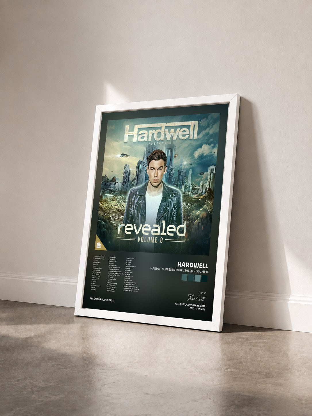 #blanc Hardwell presents Revealed Volume 8 di Hardwell in stampa incorniciata vista di tre quarti, cornice bianca