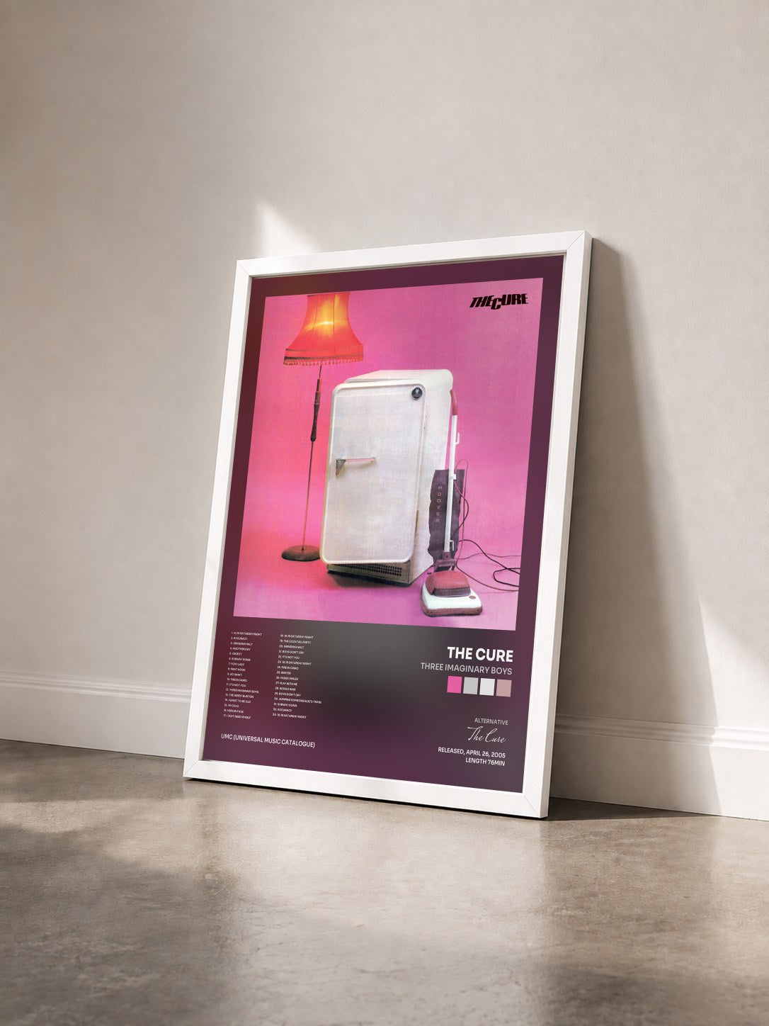 #blanc Tableau de l'album Three Imaginary Boys de The Cure vu de trois quarts, cadre blanc