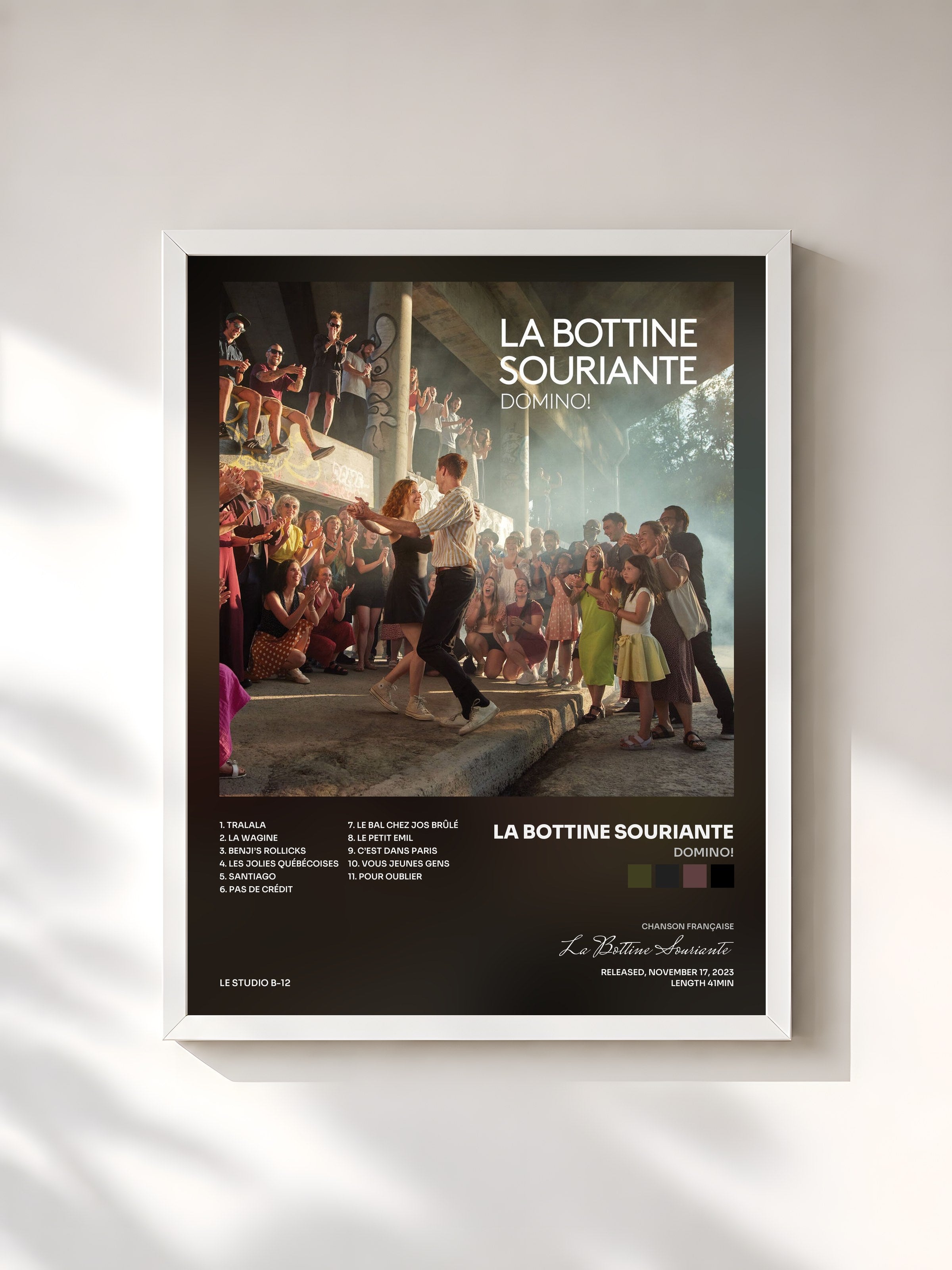#blanc Tableau de l'album Domino! de La Bottine Souriante, cadre blanc, imprimé et encadré en France