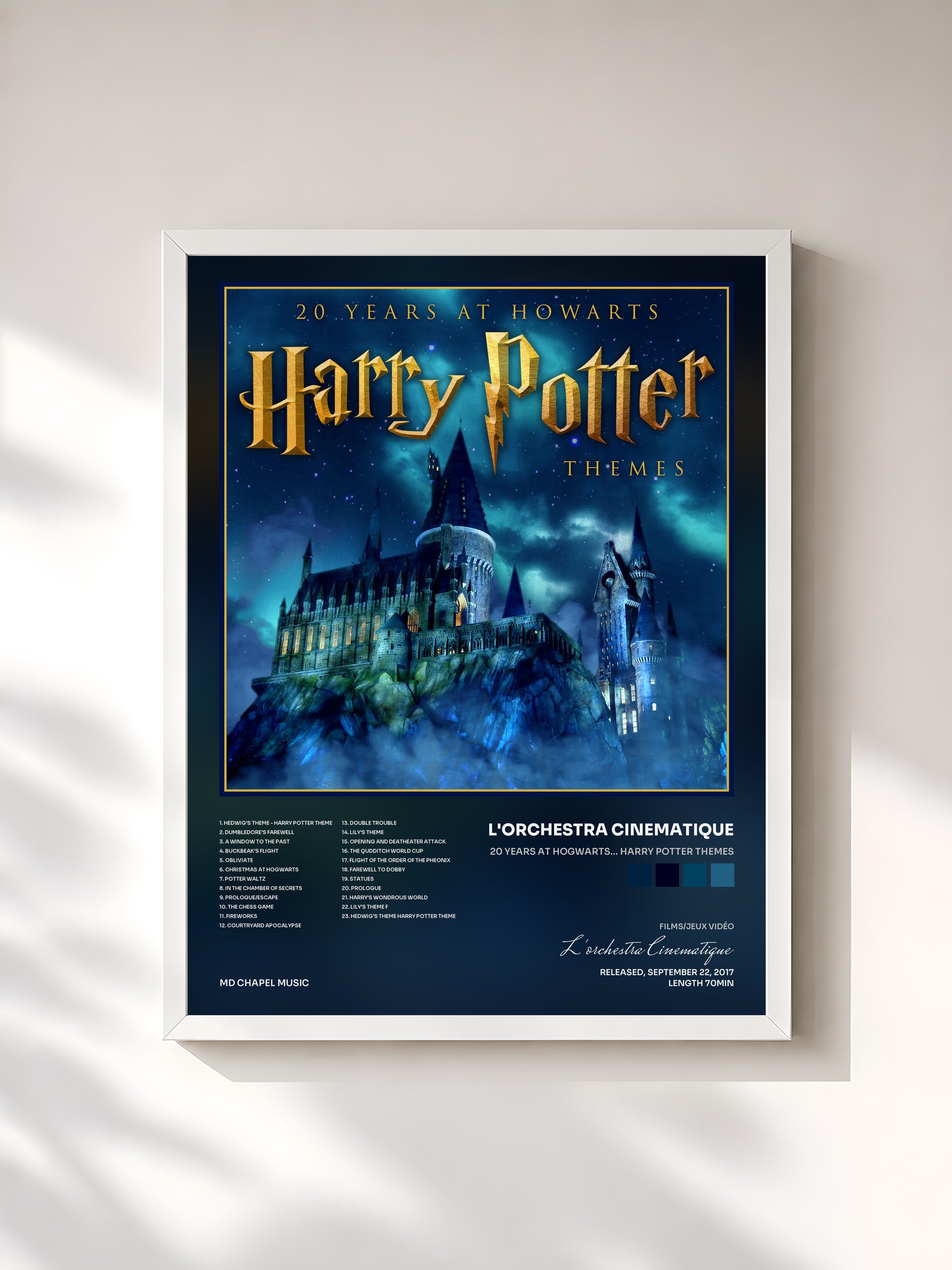 #blanc Tableau de l'album 20 Years at Hogwarts… Harry Potter Themes de L'orchestra Cinematique, cadre blanc, imprimé et encadré en France