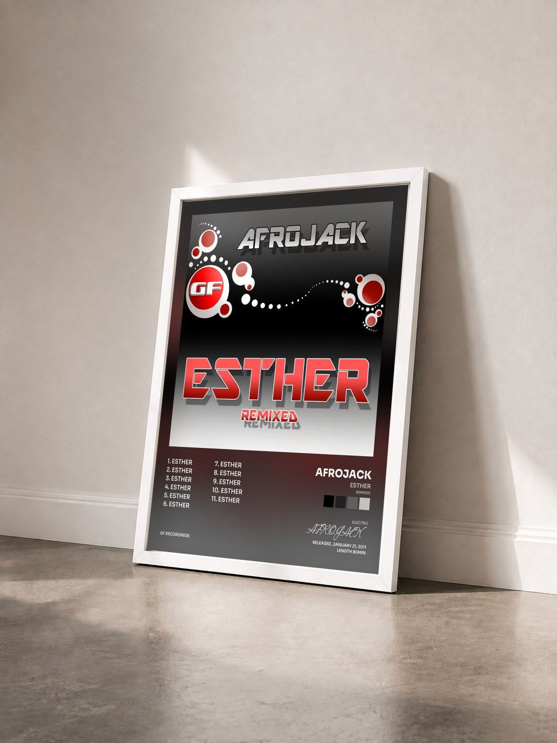#blanc Tableau de l'album Esther (Remixed) de AFROJACK vu de trois quarts, cadre blanc