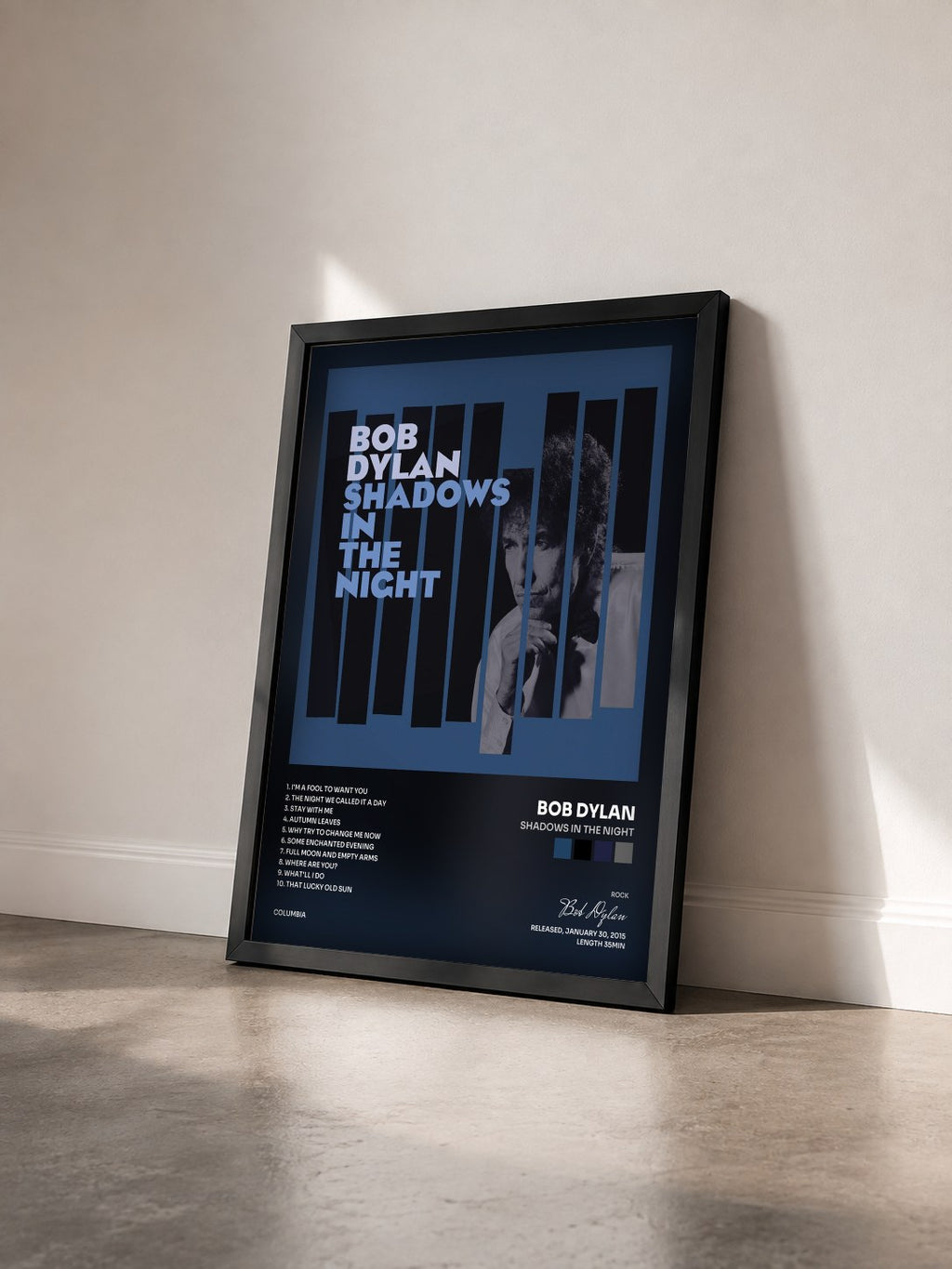 #noir Tableau de l'album Shadows in the Night de Bob Dylan vu de trois quarts, cadre noir