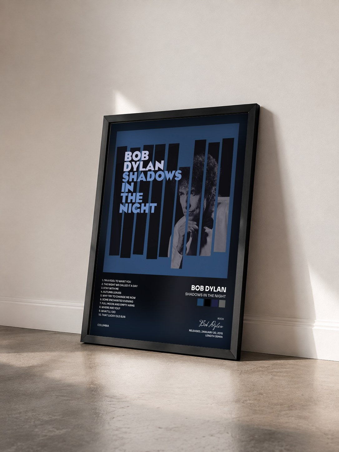 #noir Tableau de l'album Shadows in the Night de Bob Dylan vu de trois quarts, cadre noir