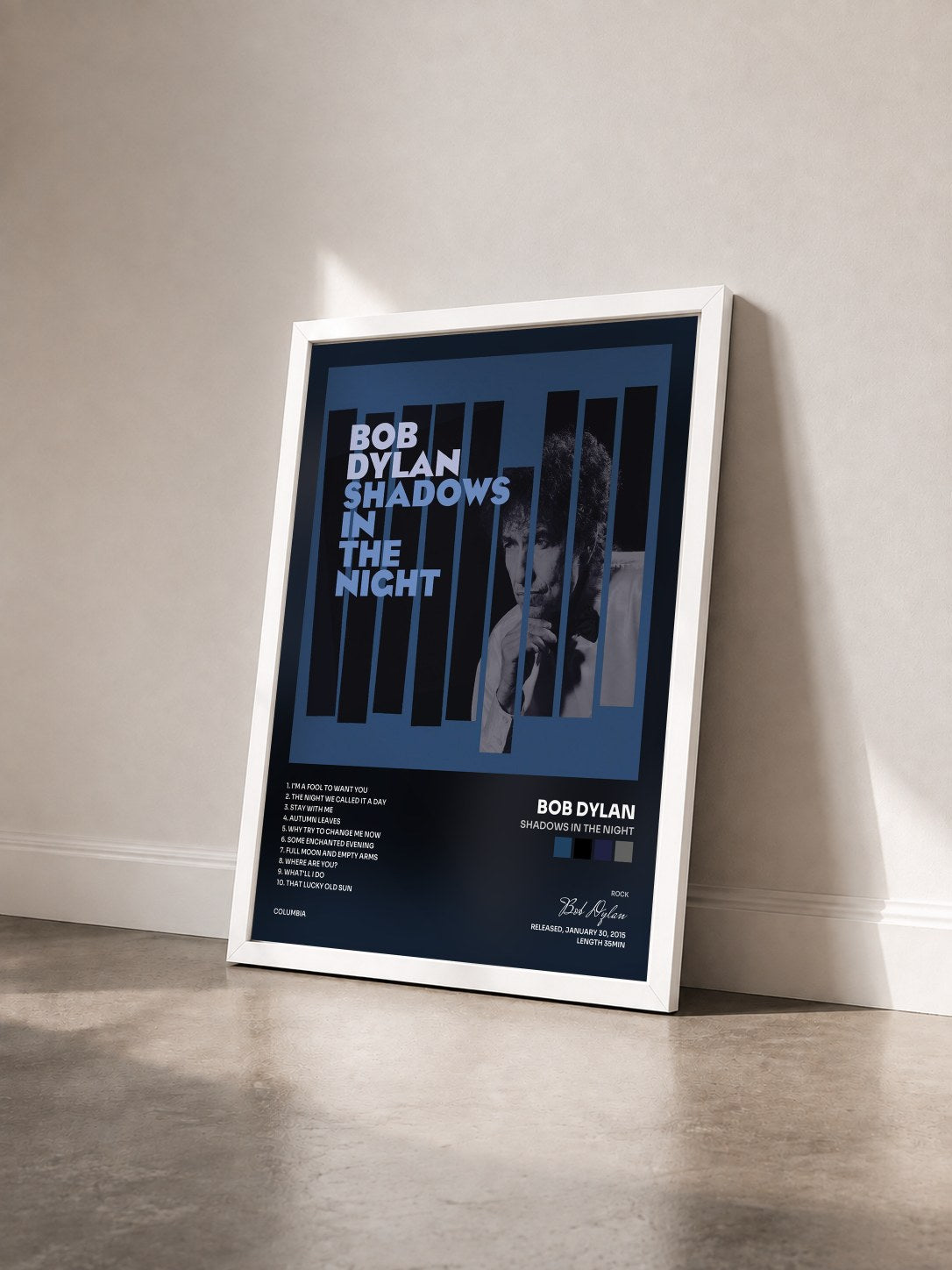 #blanc Tableau de l'album Shadows in the Night de Bob Dylan vu de trois quarts, cadre blanc