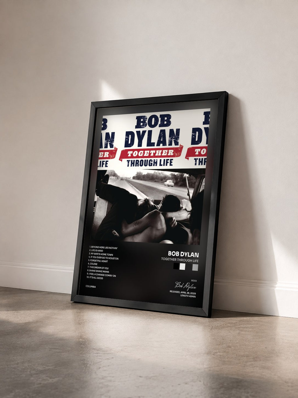 #noir Tableau de l'album Together Through Life de Bob Dylan vu de trois quarts, cadre noir