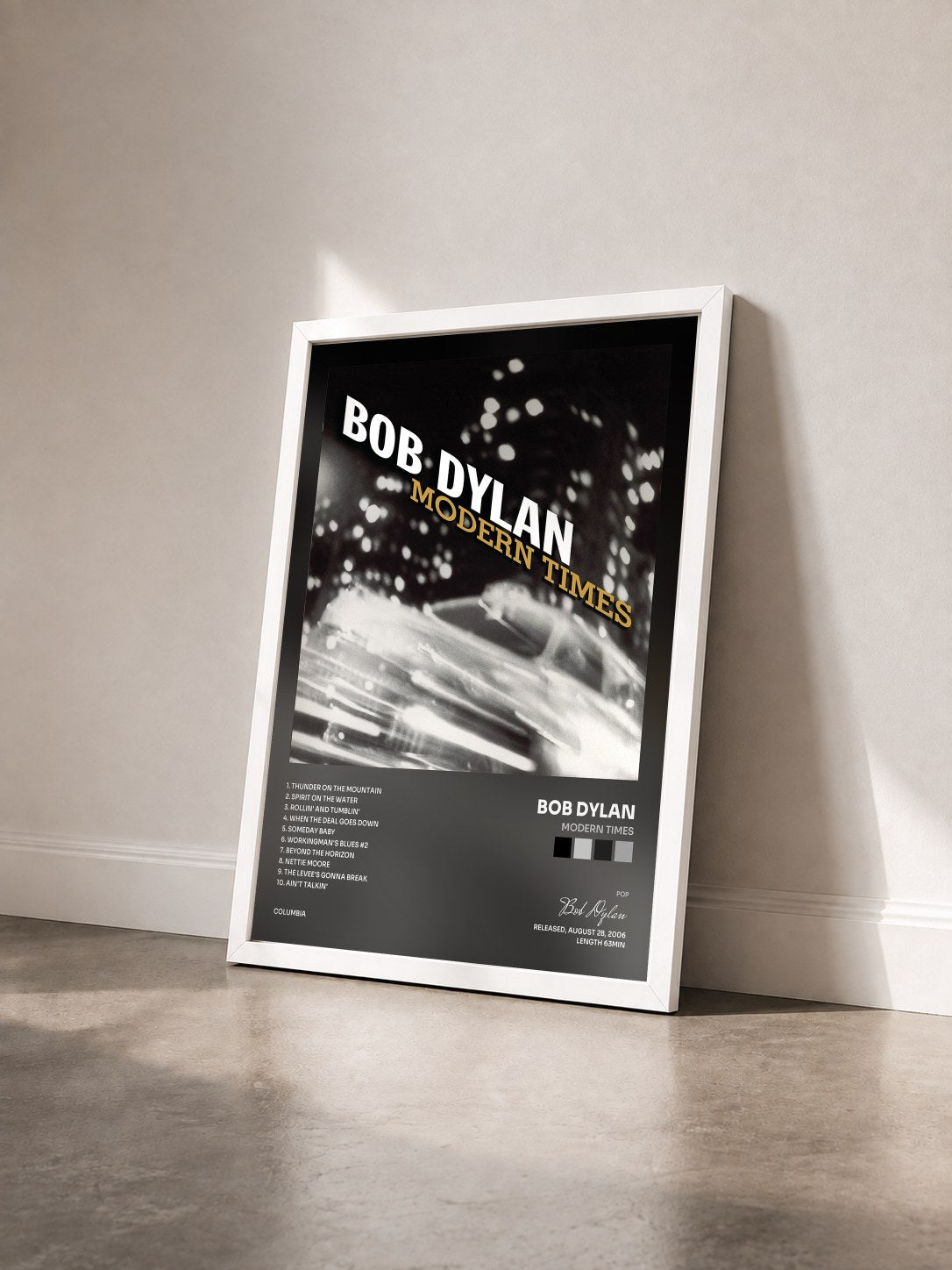 #blanc Tableau de l'album Modern Times de Bob Dylan vu de trois quarts, cadre blanc